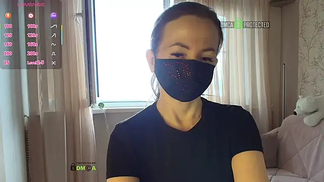 MilfeaN online show from 15, 10, 2025