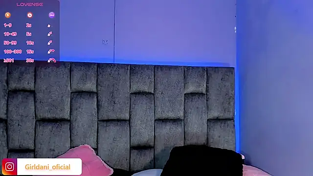 Snapshot of Liittle_foxxxy chatting on 2, 2, 2025 Liittle foxxxy online show from 2, 2, 2025