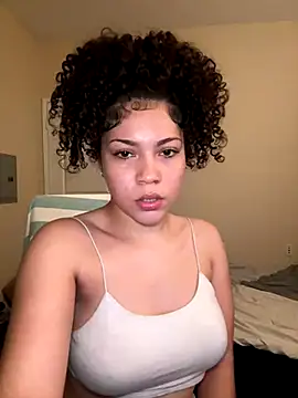 Snapshot of ladylavish chatting on 5, 12, 2024 ladylavish online show from 5, 12, 2024