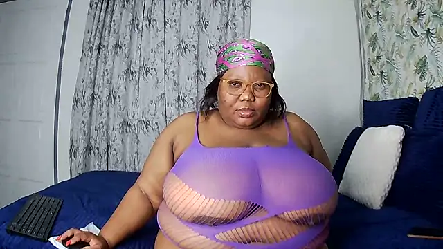 Snapshot of DAIRYBELLELIZxx chatting on 3, 6, 2026 DAIRYBELLELIZxx online show from 3, 6, 2026