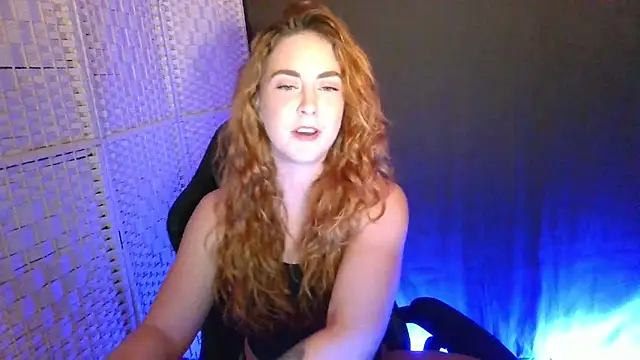 Snapshot of KayleyxEmily chatting on 20, 12, 2025 KayleyxEmily online show from 20, 12, 2025