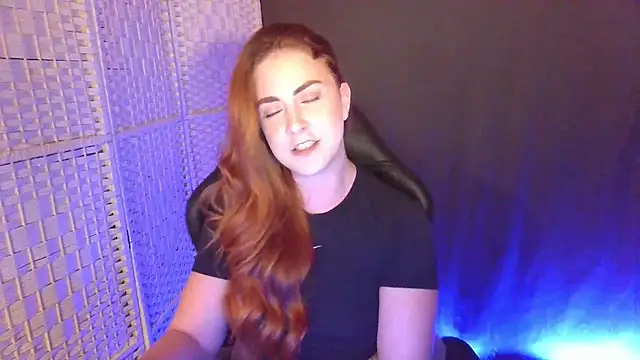 Snapshot of KayleyxEmily chatting on 7, 2, 2026 KayleyxEmily online show from 7, 2, 2026