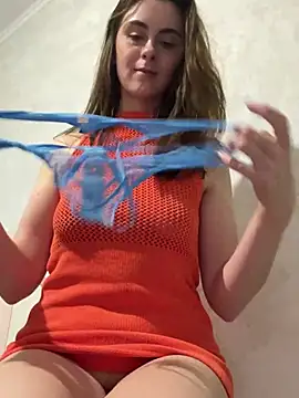 Snapshot of Miilania chatting on 19, 12, 2024 Miilania online show from 19, 12, 2024