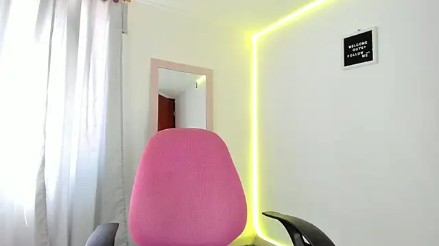 Snapshot of Anniie_grey chatting on 5, 12, 2024 Anniie grey online show from 5, 12, 2024