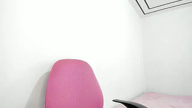 Snapshot of Anniie_grey chatting on 19, 2, 2025 Anniie grey online show from 19, 2, 2025