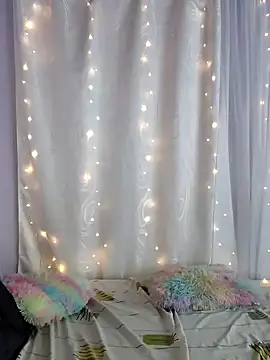 Emma  Williams online show from 15, 12, 2024