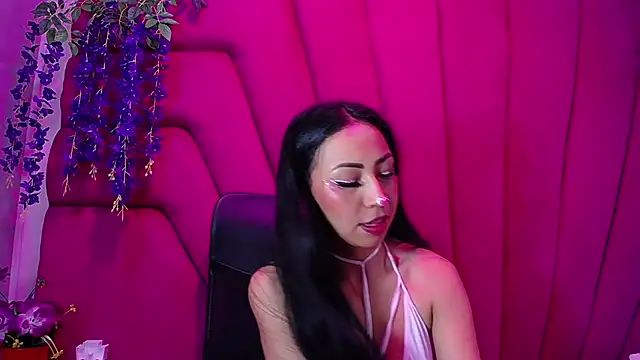 nathalia pink online show from 28, 10, 2025