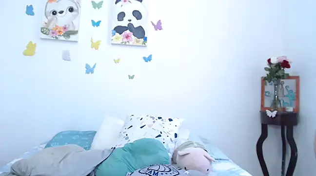 Snapshot of SaraBlosson chatting on 9, 12, 2024 SaraBlosson online show from 9, 12, 2024