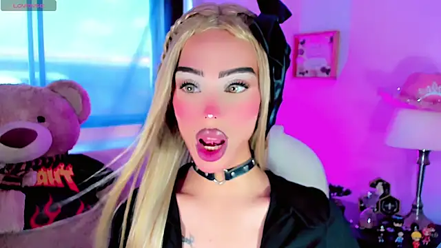 dollswit01 online show from 20, 1, 2025