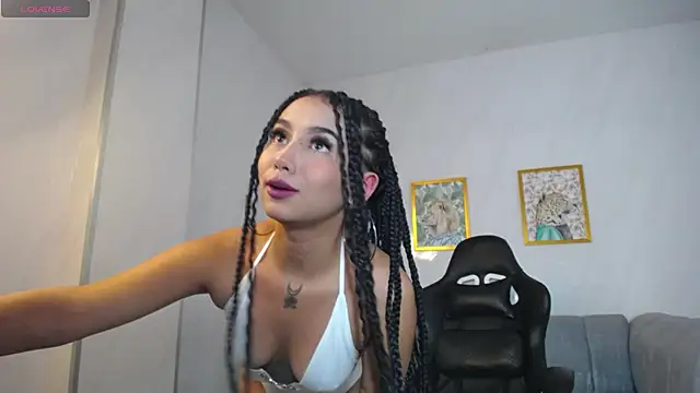 Snapshot of _ella_b chatting on 4, 2, 2025 ella b online show from 4, 2, 2025