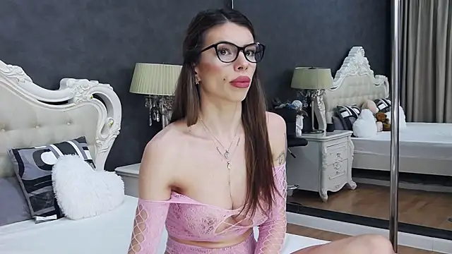 Snapshot of LaraDivine chatting on 15, 3, 2026 LaraDivine online show from 15, 3, 2026