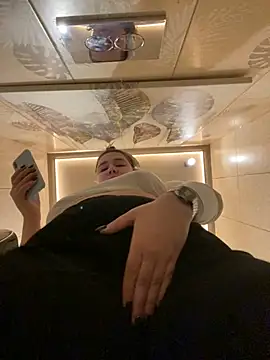 SuzieMurray online show from 18, 2, 2025