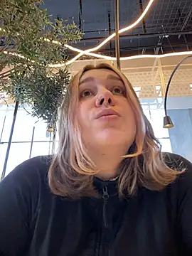 SuzieMurray online show from 4, 3, 2025