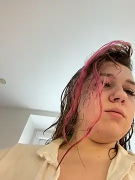 SuzieMurray online show from 4, 10, 2025