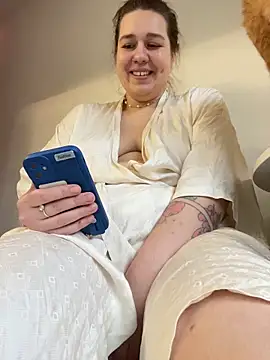 SuzieMurray online show from 11, 11, 2025