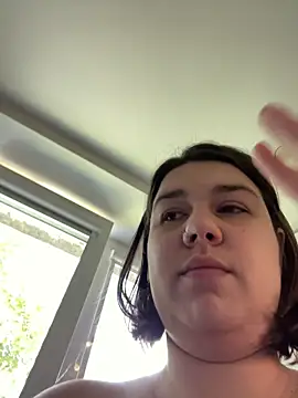 Snapshot of SuzieMurray chatting on 8, 8, 2026 SuzieMurray online show from 8, 8, 2026