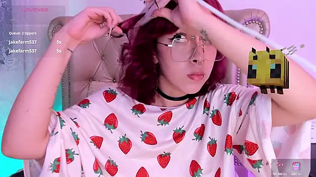 AlexaFoxy18 online show from 6, 3, 2025