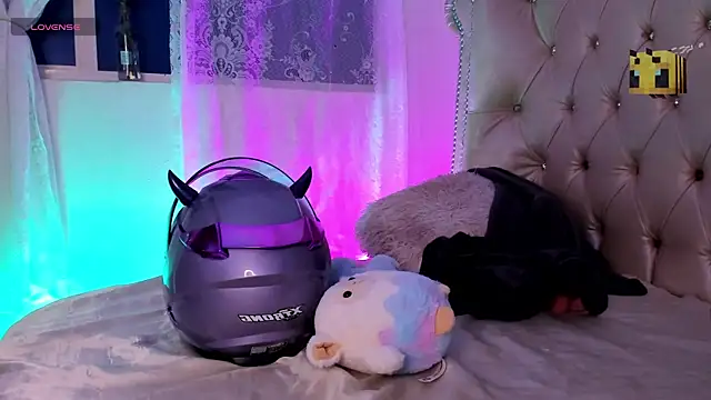 AlexaFoxy18 online show from 9, 3, 2025