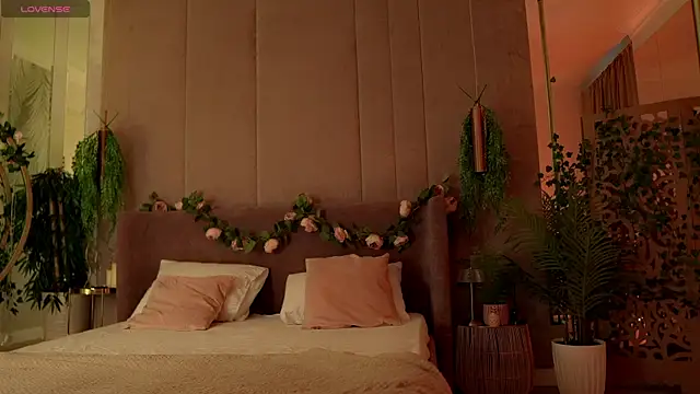 Smiley Mia online show from 12, 10, 2025