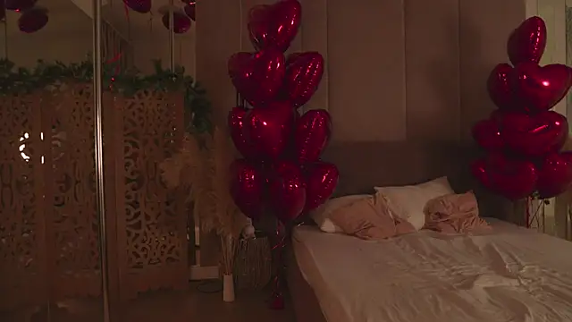 Smiley Mia online show from 12, 2, 2026