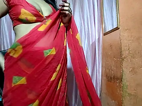 Snapshot of poojaxxx65 chatting on 10, 10, 2025 poojaxxx65 online show from 10, 10, 2025