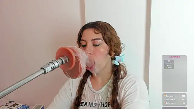 hade cute online show from 14, 12, 2024