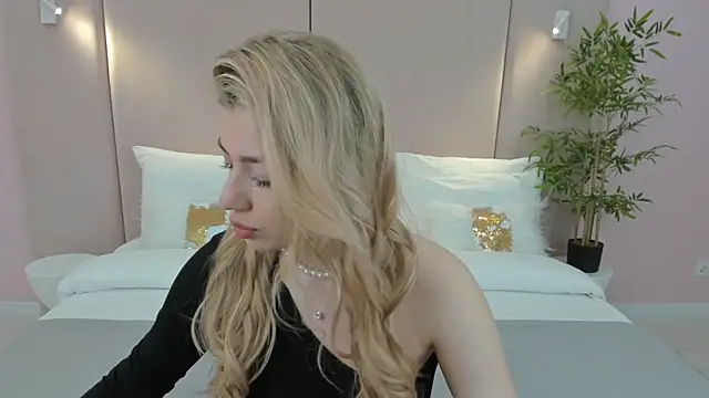 Snapshot of HelenaMorgan chatting on 7, 2, 2025 HelenaMorgan online show from 7, 2, 2025