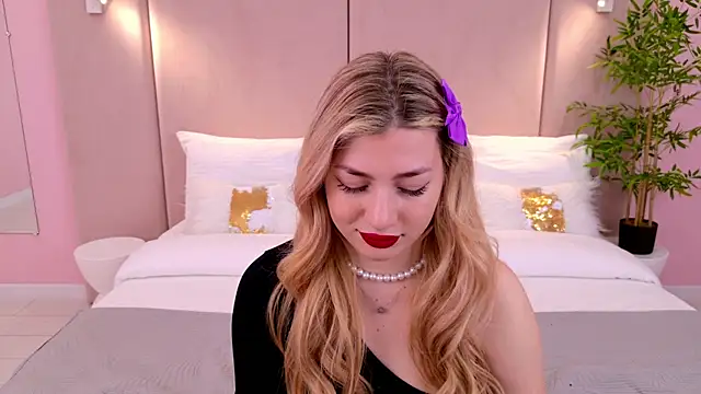 Snapshot of HelenaMorgan chatting on 7, 2, 2025 HelenaMorgan online show from 7, 2, 2025