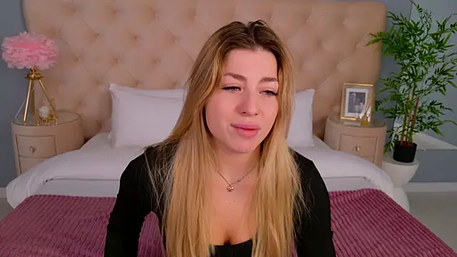 Snapshot of HelenaMorgan chatting on 24, 9, 2025 HelenaMorgan online show from 24, 9, 2025