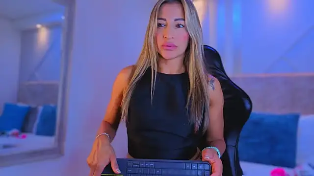 Tayra Pradit online show from 30, 7, 2026