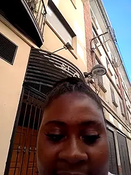 Snapshot of KennyBigWoman chatting on 27, 10, 2025 KennyBigWoman online show from 27, 10, 2025