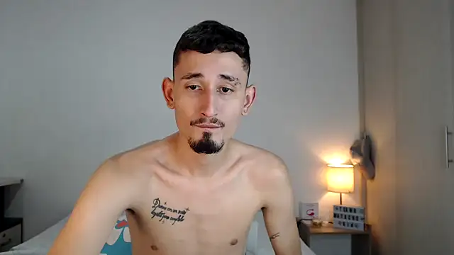 Snapshot of enzo_0814 chatting on 7, 1, 2025 enzo 0814 online show from 7, 1, 2025