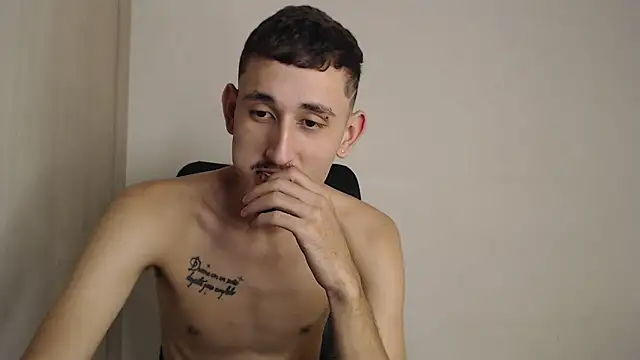 Snapshot of enzo_0814 chatting on 17, 2, 2025 enzo 0814 online show from 17, 2, 2025