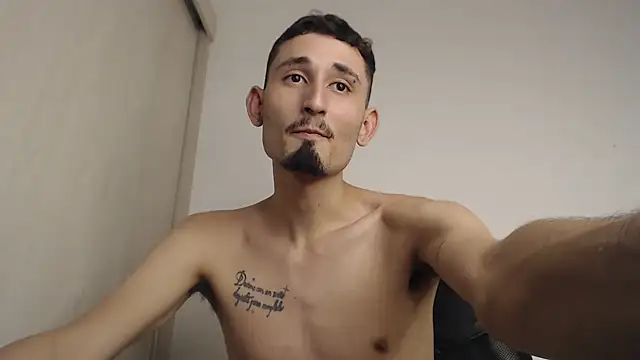 Snapshot of enzo_0814 chatting on 23, 2, 2025 enzo 0814 online show from 23, 2, 2025