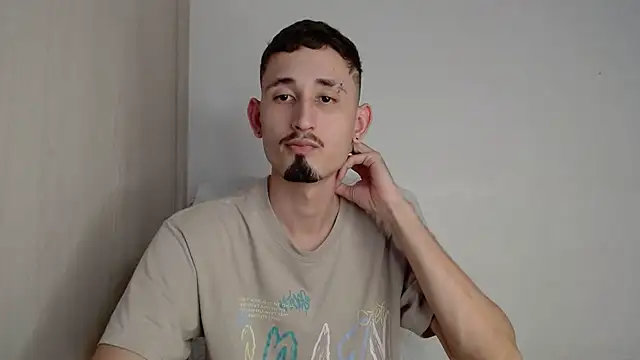 Snapshot of enzo_0814 chatting on 21, 3, 2025 enzo 0814 online show from 21, 3, 2025