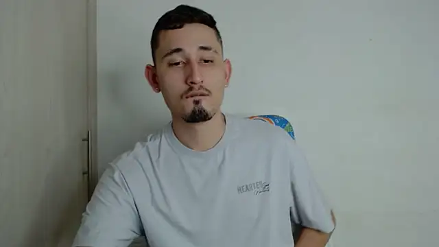 Snapshot of enzo_0814 chatting on 11, 9, 2025 enzo 0814 online show from 11, 9, 2025