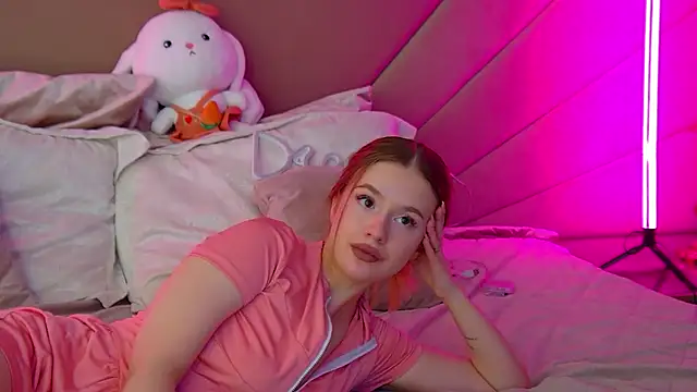 MilanaBalmain online show from 3, 3, 2025