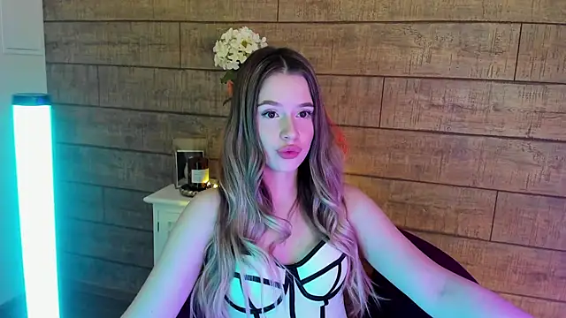 MilanaBalmain online show from 11, 3, 2025