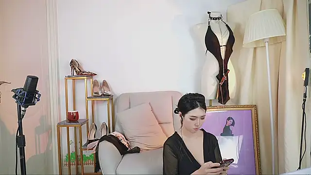 Snapshot of siji_kiki chatting on 27, 12, 2024 siji kiki online show from 27, 12, 2024