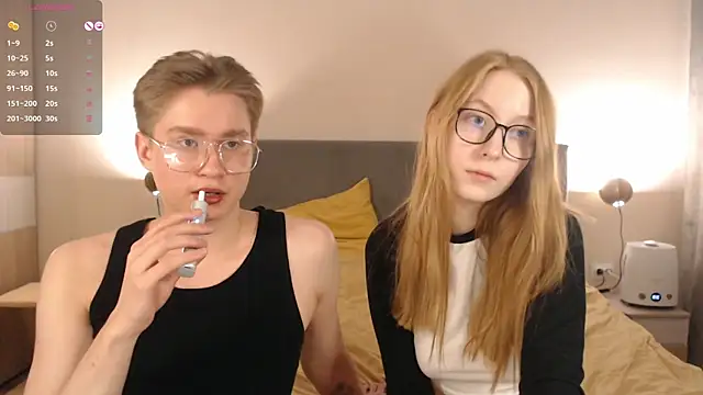 Snapshot of AliceStoneJhonyStone chatting on 17, 1, 2025 AliceStoneJhonyStone online show from 17, 1, 2025