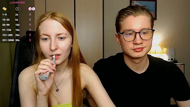 Snapshot of AliceStoneJhonyStone chatting on 10, 2, 2025 AliceStoneJhonyStone online show from 10, 2, 2025