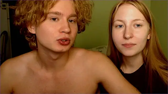 Snapshot of AliceStoneJhonyStone chatting on 16, 9, 2025 AliceStoneJhonyStone online show from 16, 9, 2025