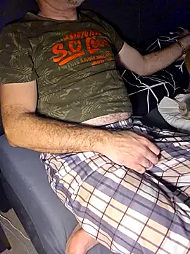 Snapshot of Crosss-23cm chatting on 17, 12, 2025 Crosss-23cm online show from 17, 12, 2025