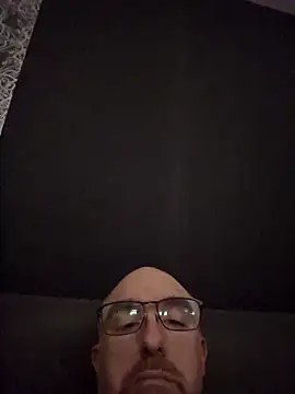 Snapshot of Crosss-23cm chatting on 6, 3, 2026 Crosss-23cm online show from 6, 3, 2026