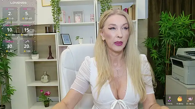 LadyLeea online show from 22, 7, 2026