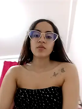 Mia Fischer online show from 6, 3, 2025