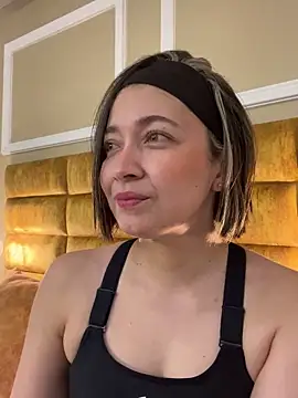 Snapshot of adarussell chatting on 18, 12, 2025 adarussell online show from 18, 12, 2025