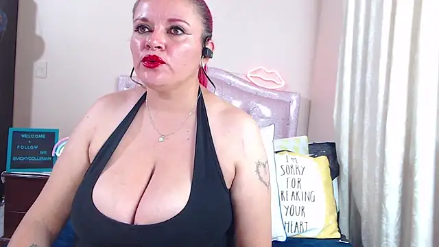 Snapshot of VickyColleman chatting on 12, 1, 2025 VickyColleman online show from 12, 1, 2025