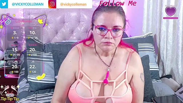 Snapshot of VickyColleman chatting on 24, 10, 2025 VickyColleman online show from 24, 10, 2025