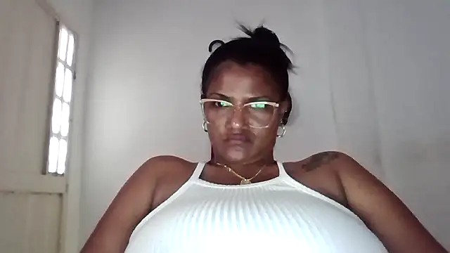 Snapshot of alejandraboobs07 chatting on 4, 4, 2026 alejandraboobs07 online show from 4, 4, 2026